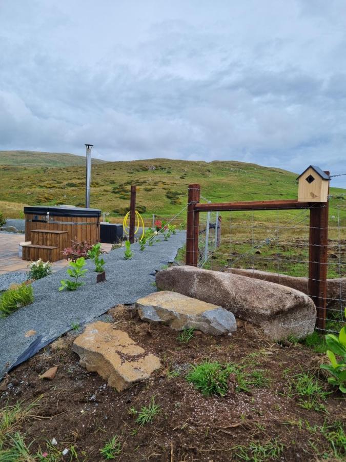 Black Hut At Slieve Croob Glamping Ballyward Extérieur photo
